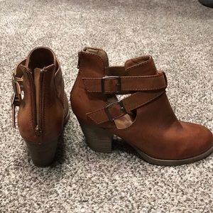 Maurice’s booties sz 8